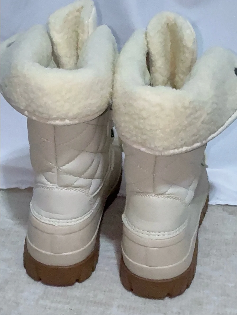 Dream Pairs Cream Waterproof Faux Shearling Lined Duck Snow Boots Size 6